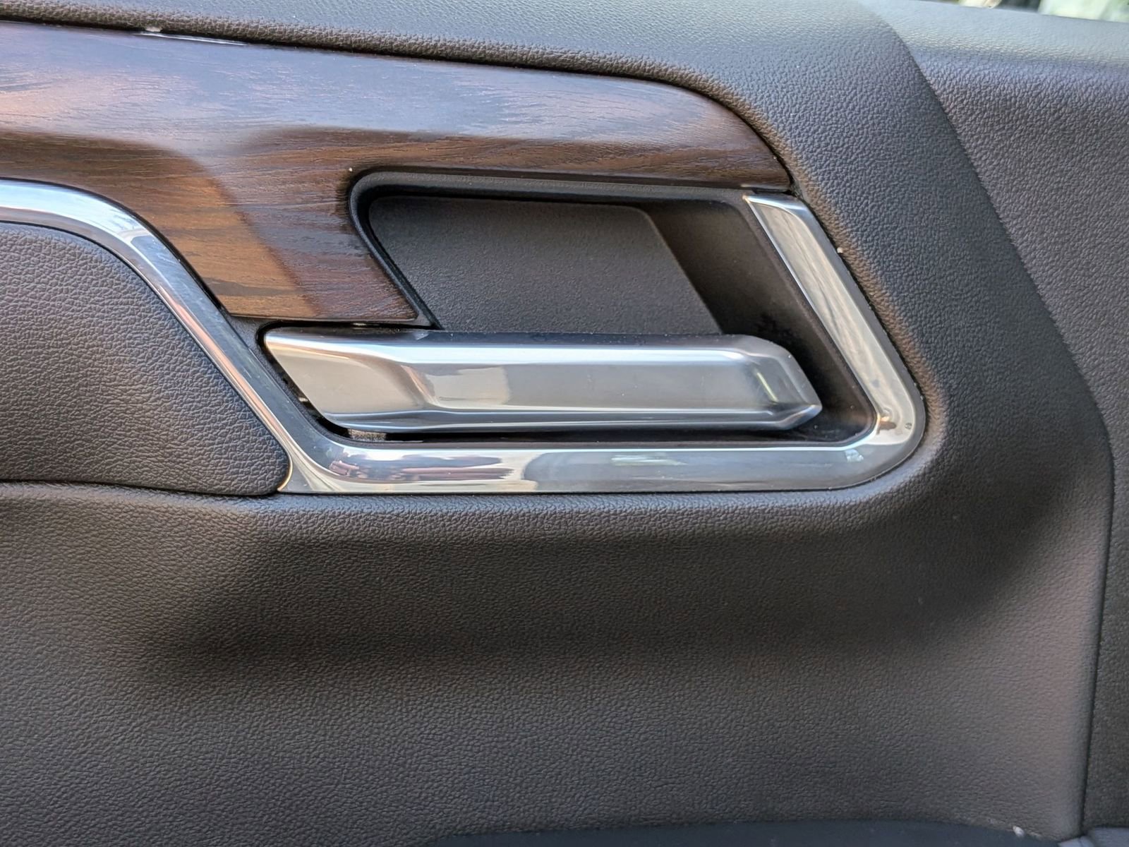 Used 2025 GMC Sierra 1500 SLT image 27