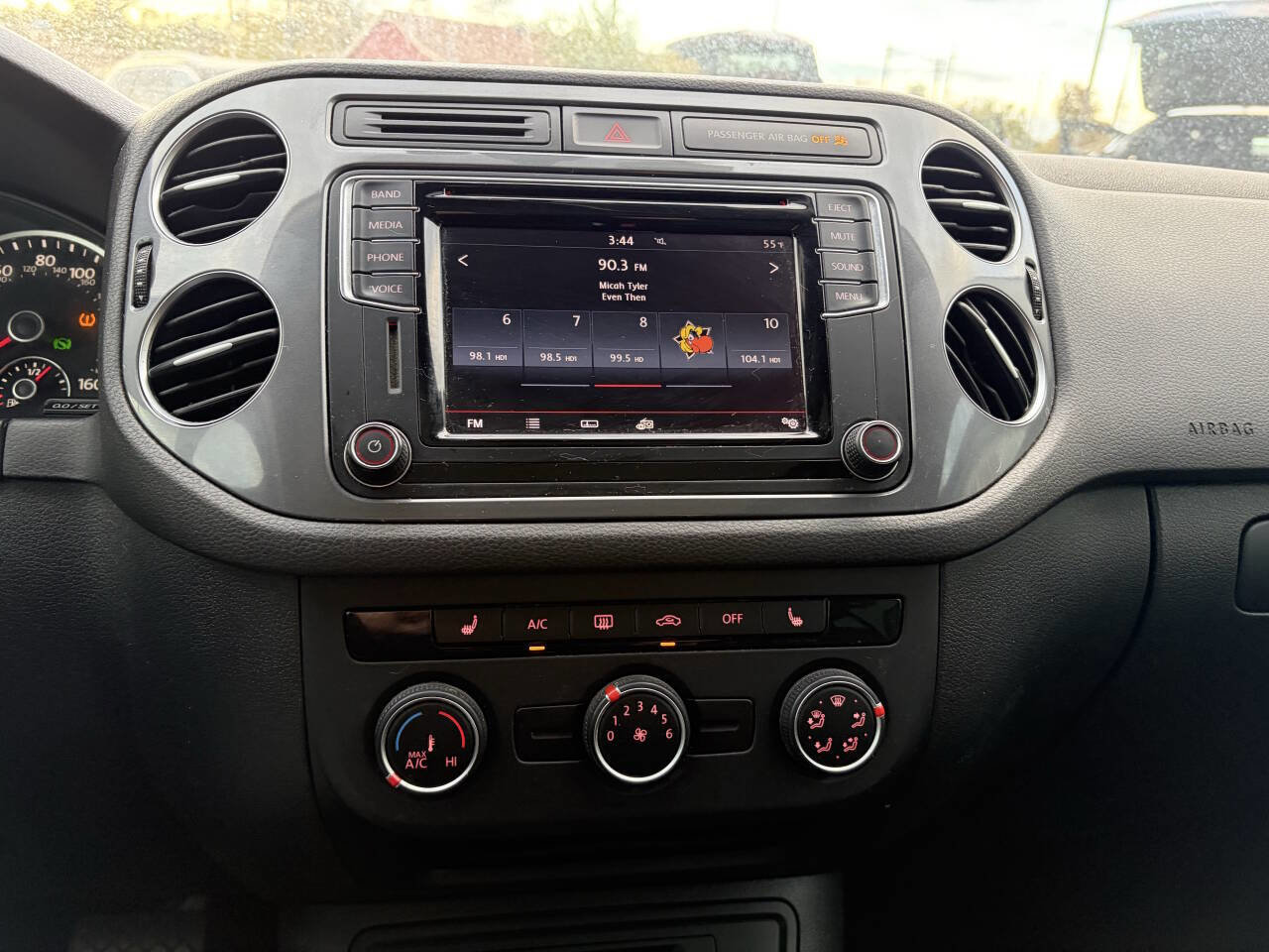 Used 2017 Volkswagen Tiguan Wolfsburg Edition image 24