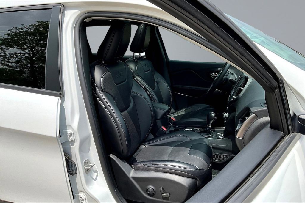 Used 2022 Jeep Cherokee Latitude Lux w/ Sun & Sound Group FWD image 30