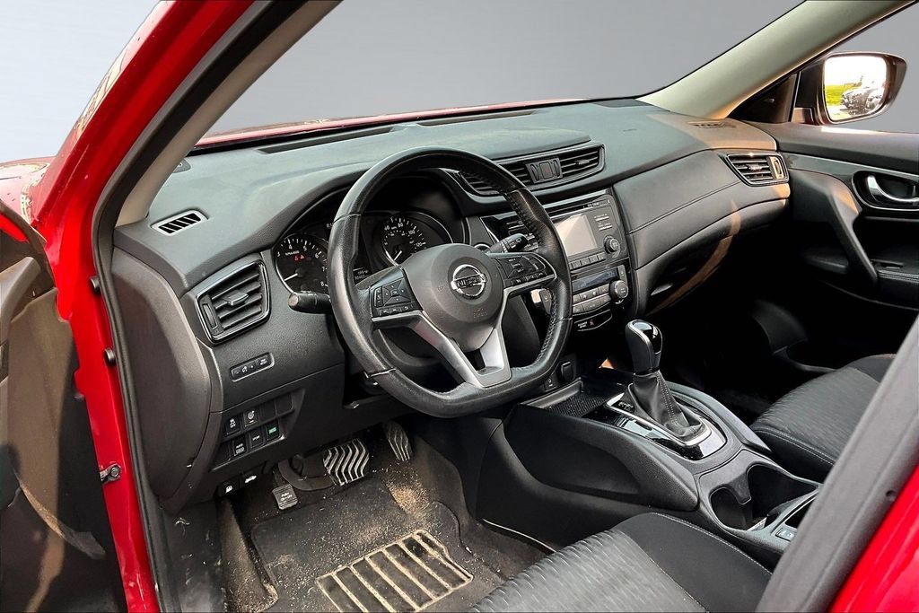 Used 2017 Nissan Rogue SV AWD/4WD image 14