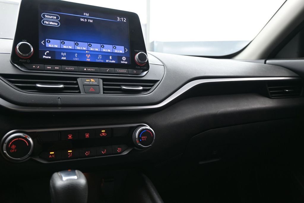 Used 2020 Nissan Altima 2.5 S FWD image 15