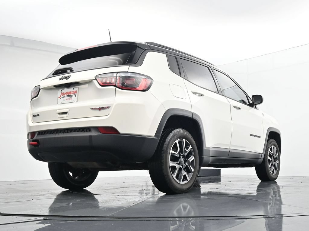 Used 2019 Jeep Compass Trailhawk w/ Popular Equipment Group AWD/4WD image 33