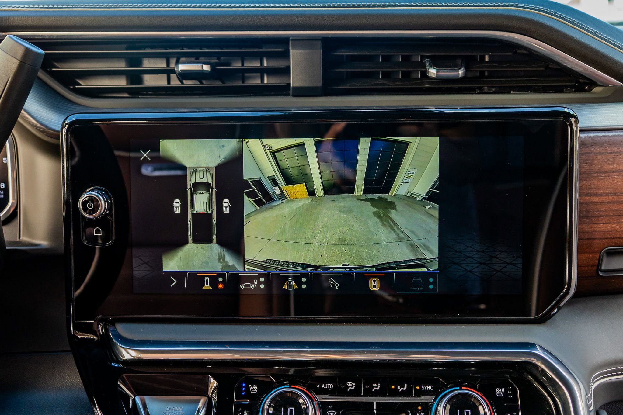 Used 2026 GMC Sierra 3500 Denali Ultimate image 26