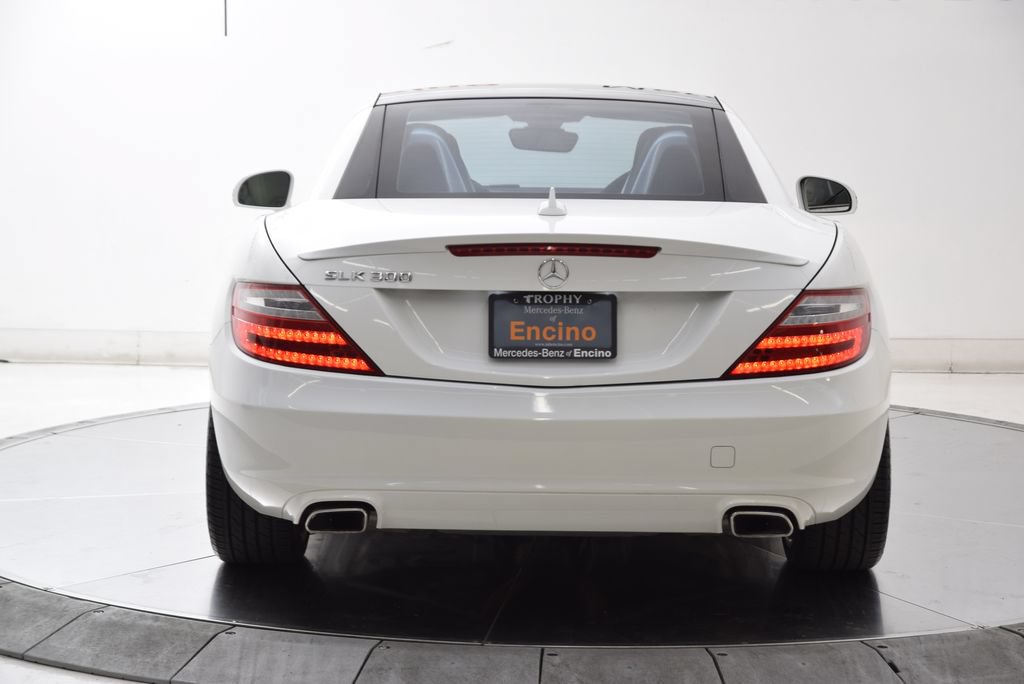 Used 2016 Mercedes-Benz SLK 300 image 5