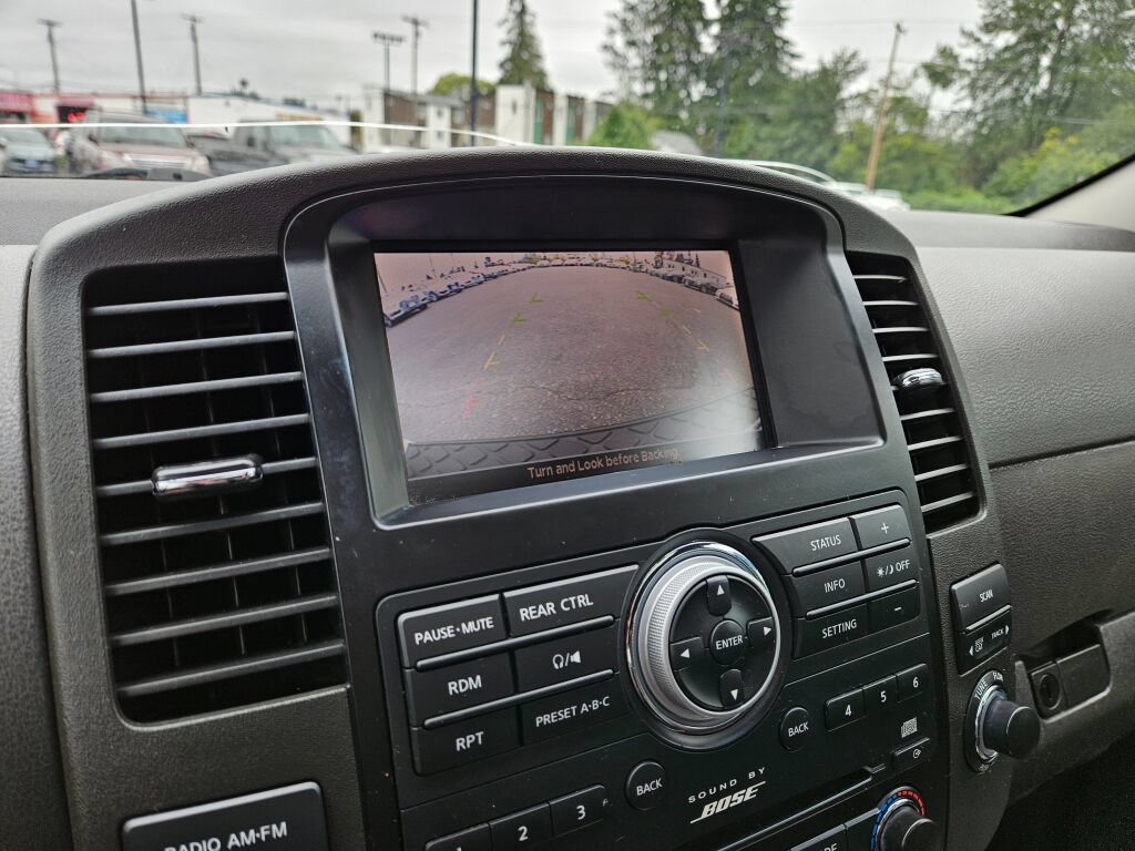 Used 2008 Nissan Pathfinder LE AWD/4WD image 27