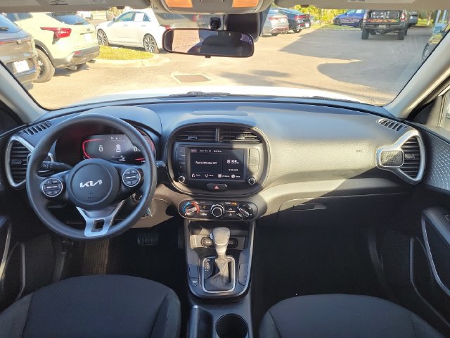 Used 2024 Kia Soul LX w/ LX Technology Package FWD image 11