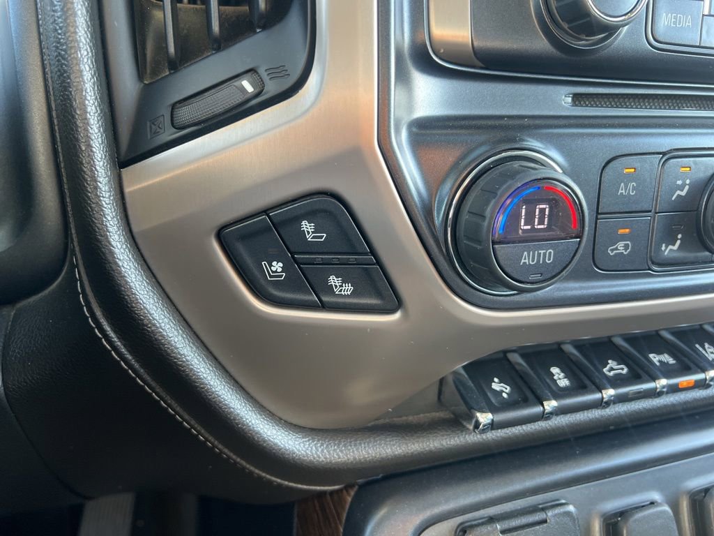 Used 2018 GMC Sierra 2500 Denali w/ Duramax Plus Package AWD/4WD image 17