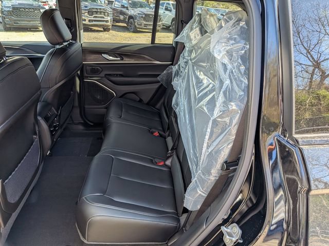 New 2026 Jeep Grand Cherokee Limited AWD/4WD image 13