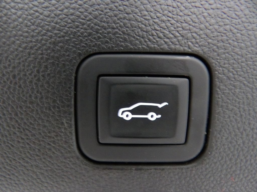 Used 2026 GMC Yukon Denali w/ Denali Reserve Package AWD/4WD image 48