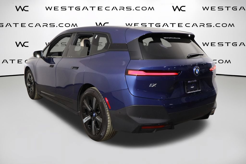 Used 2023 BMW iX xDrive50 w/ Premium Package AWD/4WD image 43