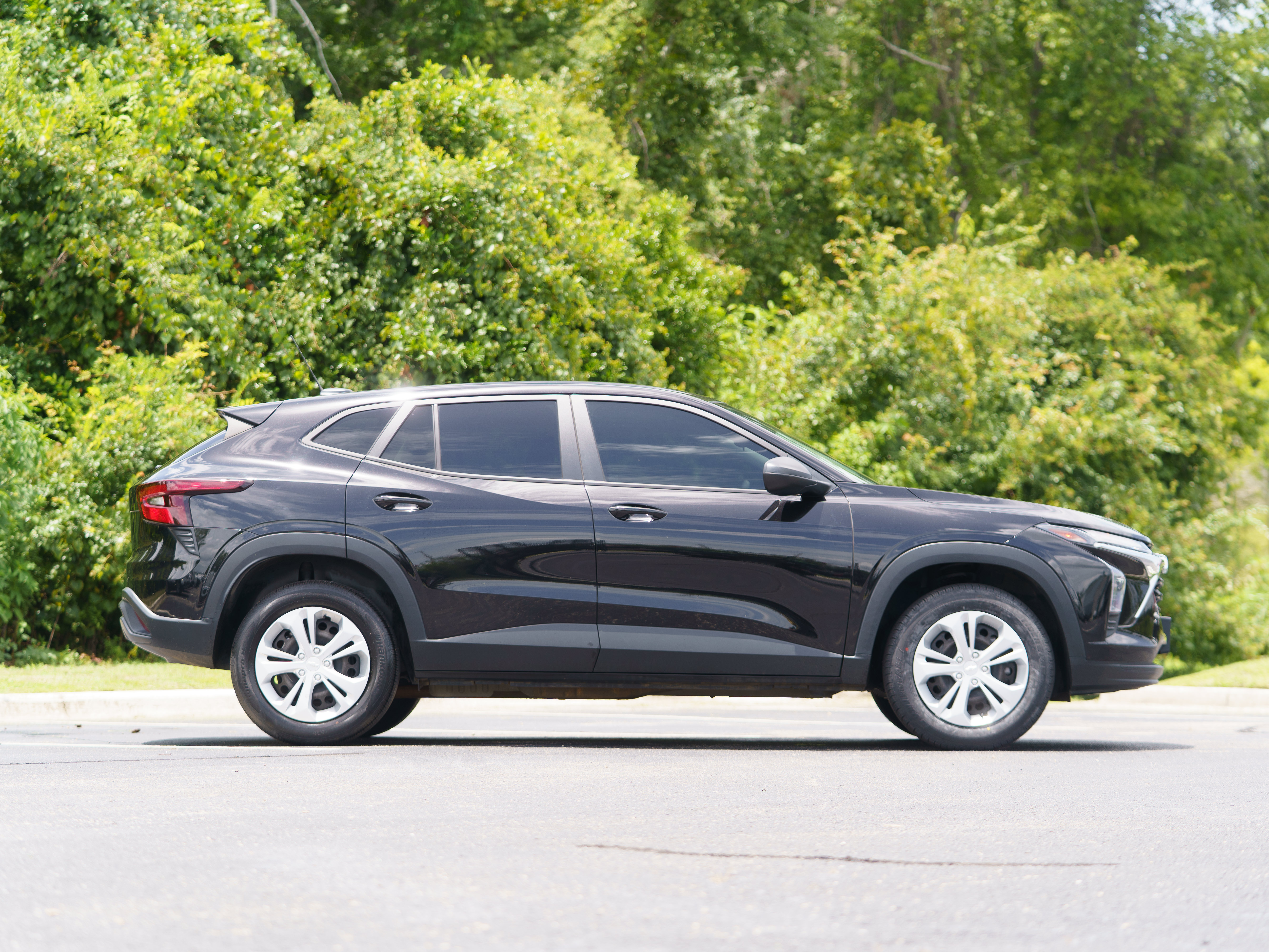 Used 2024 Chevrolet Trax LS FWD image 5