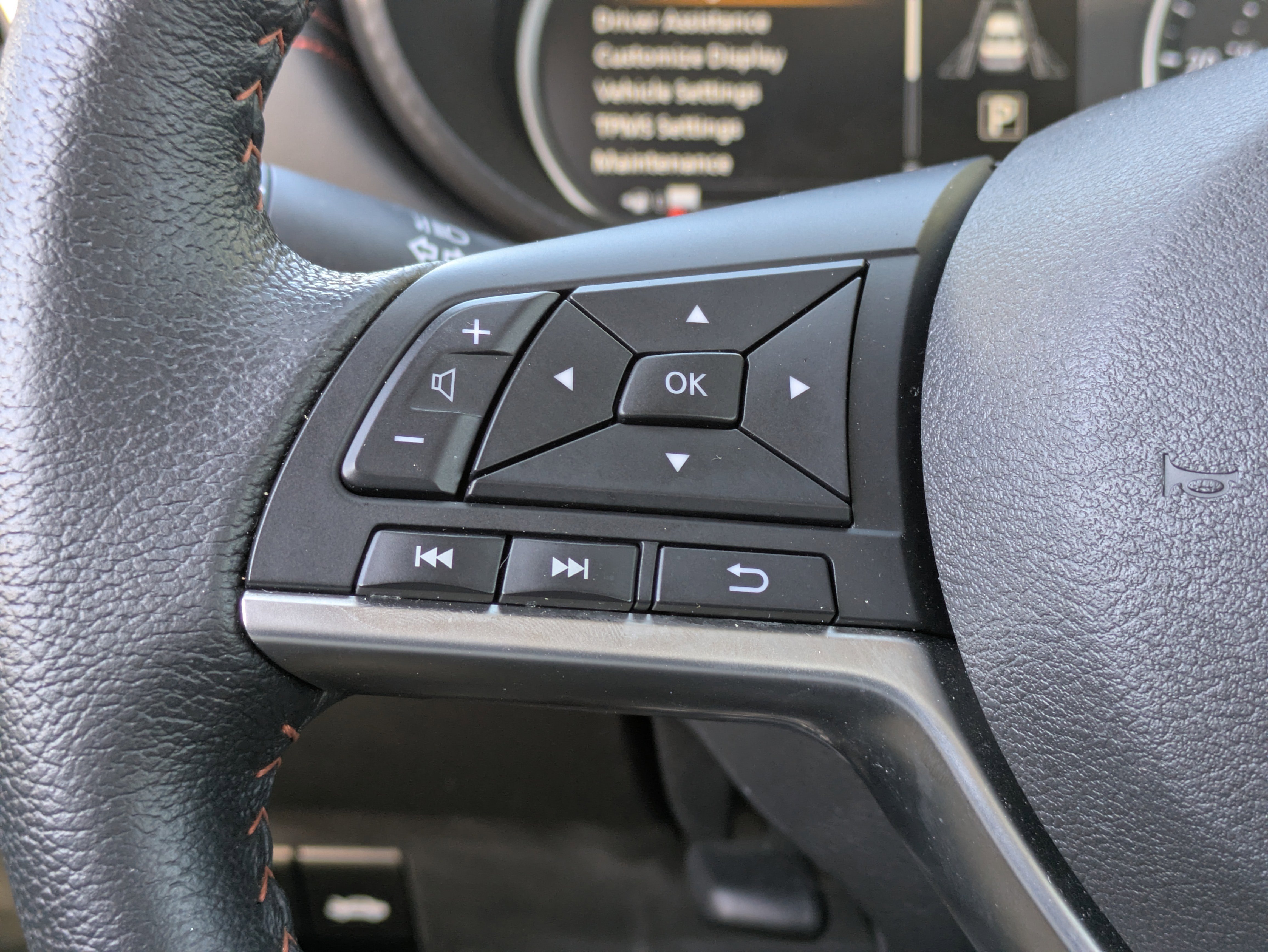 Used 2023 Nissan Versa SR w/ Trunk Package image 22