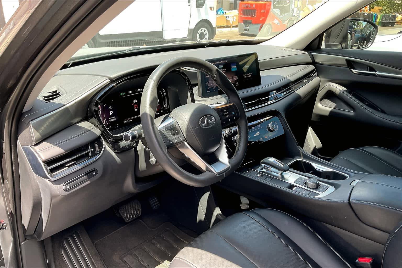 Used 2023 INFINITI QX60 Luxe w/ Cargo Package FWD image 14