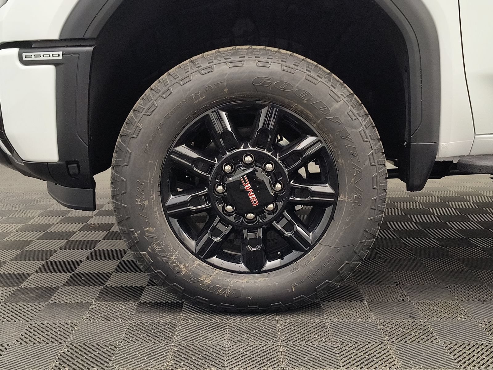 New 2026 GMC Sierra 2500 AT4 w/ AT4 Premium Plus Package AWD/4WD image 9