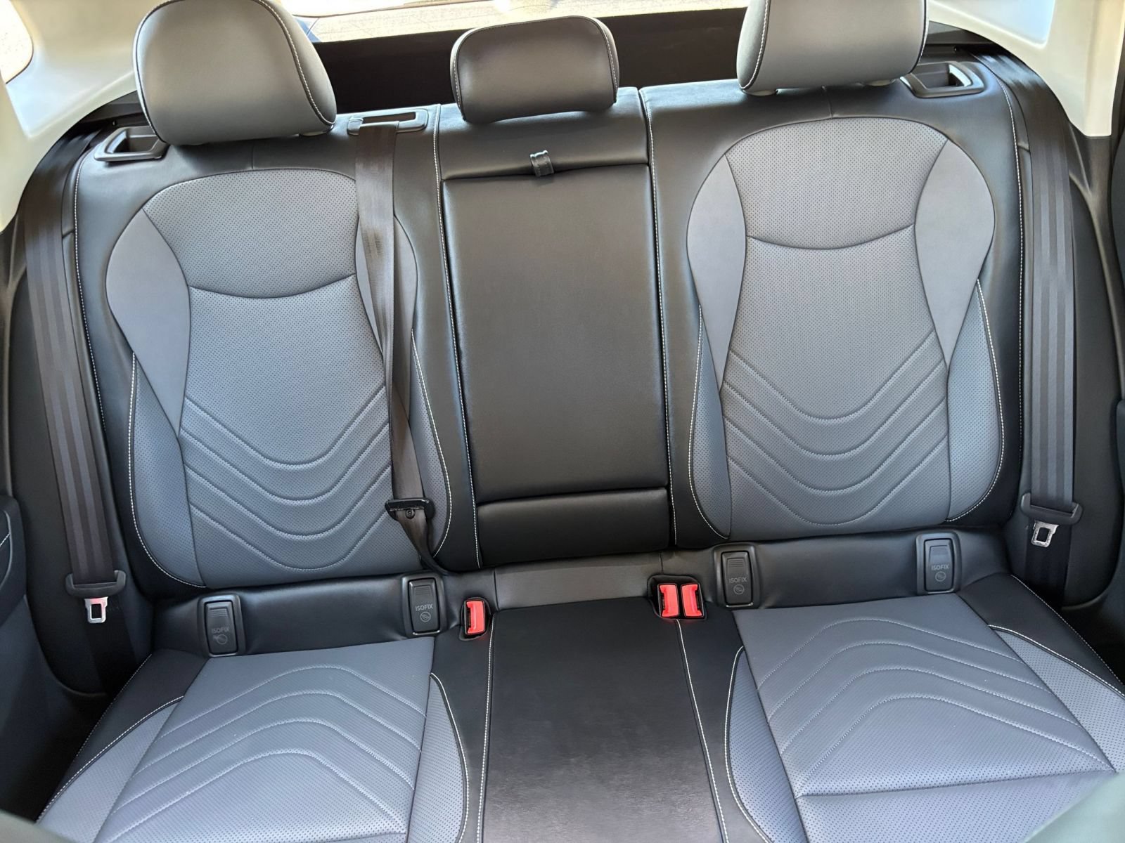 Used 2026 Volkswagen Tiguan SE AWD/4WD image 39
