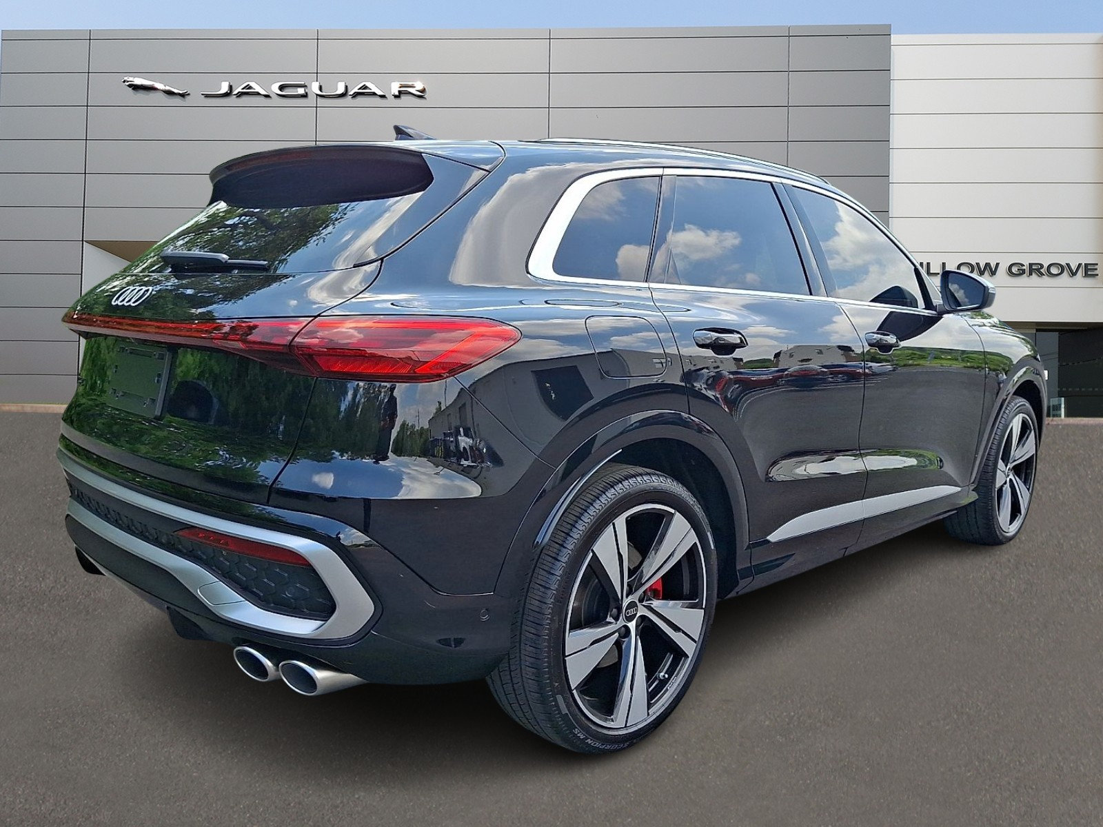 Used 2026 Audi SQ5 Premium Plus AWD/4WD image 2