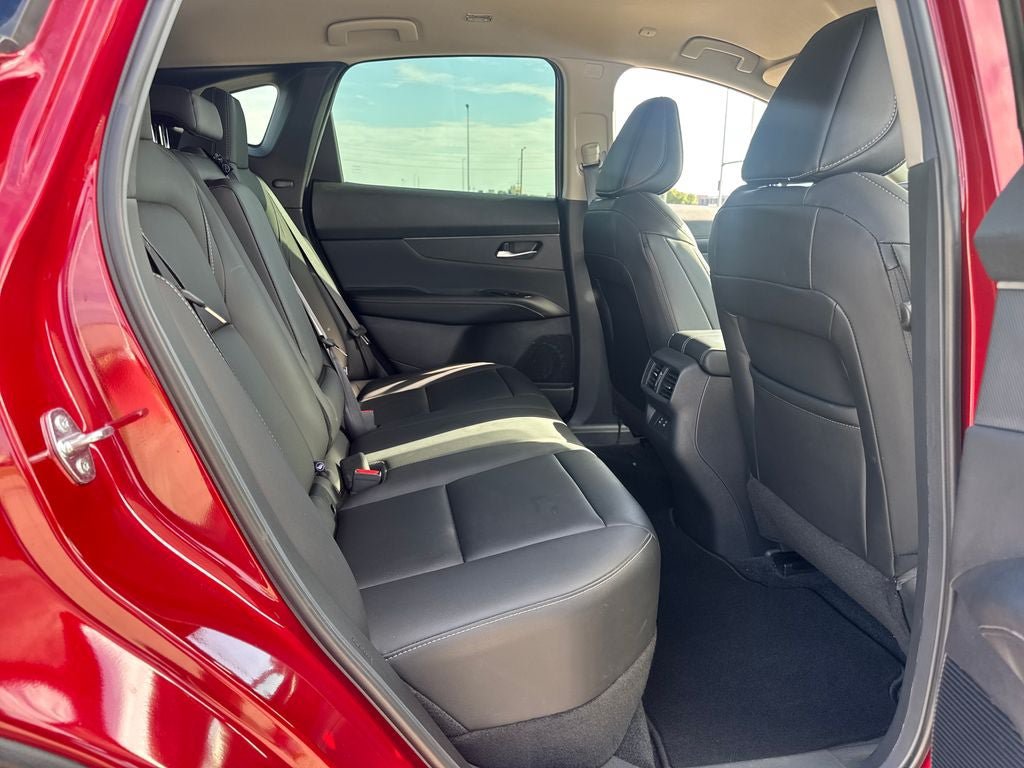 Used 2025 Nissan Murano SV FWD image 11