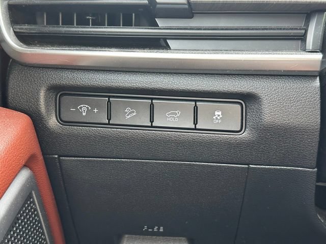 Used 2024 Kia Telluride EX w/ EX Captain's Chair Package FWD image 18