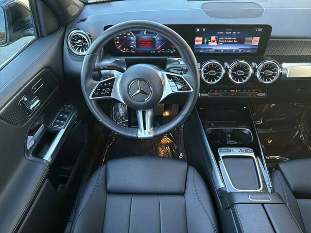 Used 2025 Mercedes-Benz GLB 250 image 18