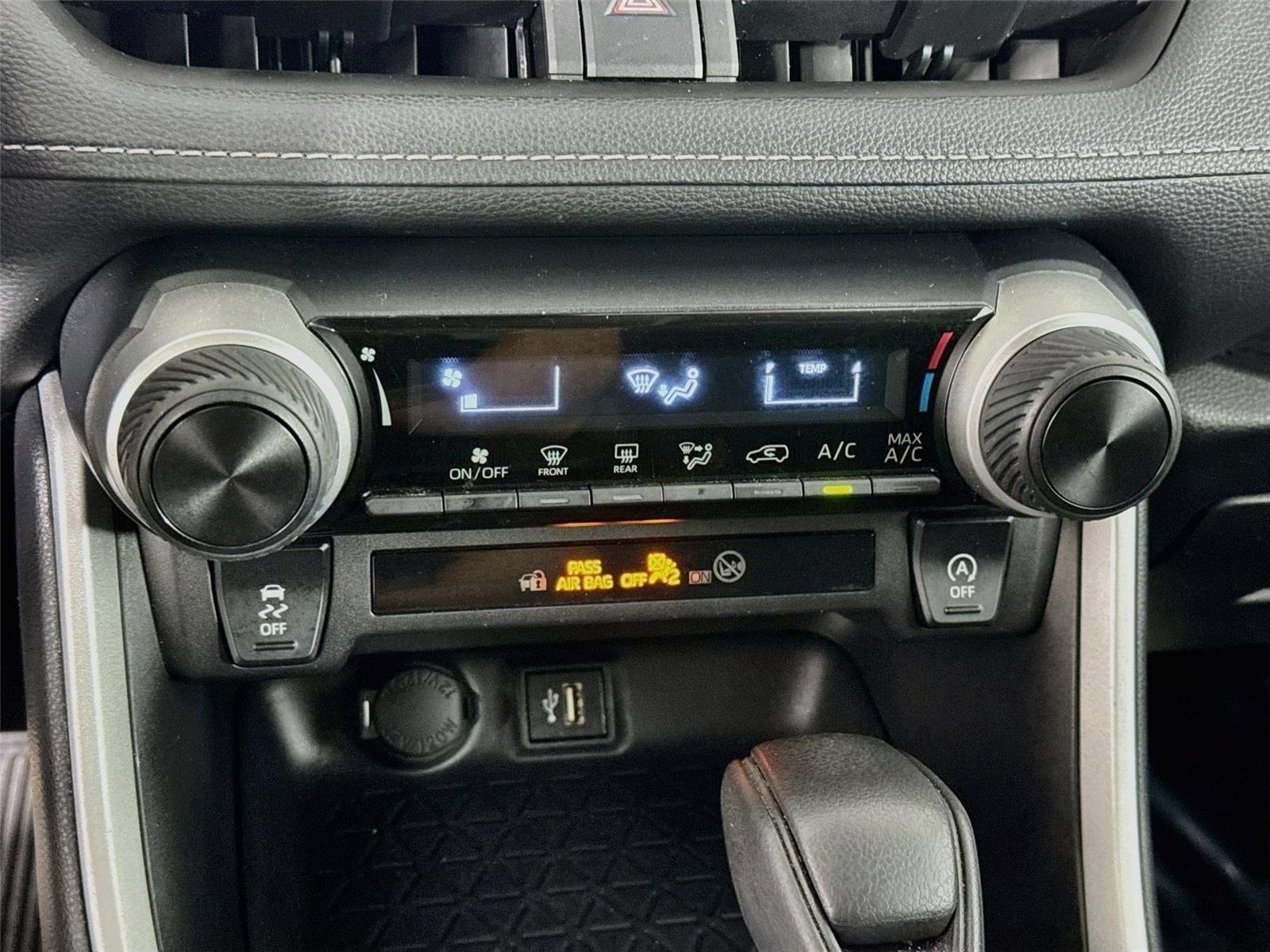 Used 2024 Toyota RAV4 LE FWD image 16