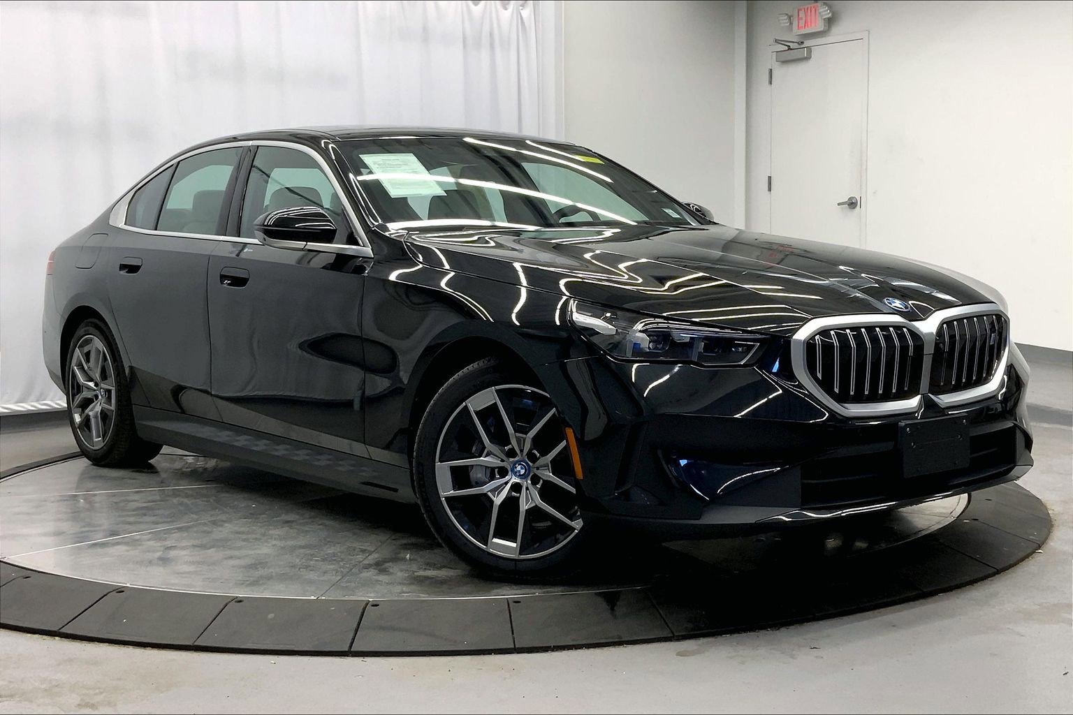 Used 2024 BMW i5 eDrive40i w/ Premium Package image 7