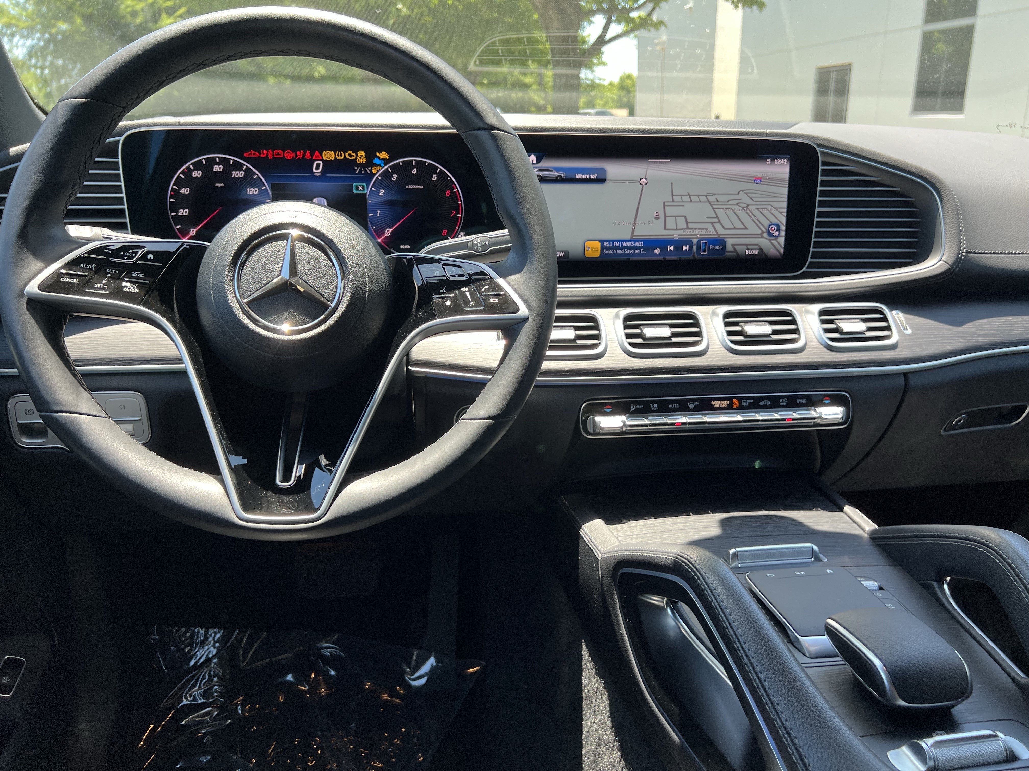 Certified 2025 Mercedes-Benz GLS 450 4MATIC image 30