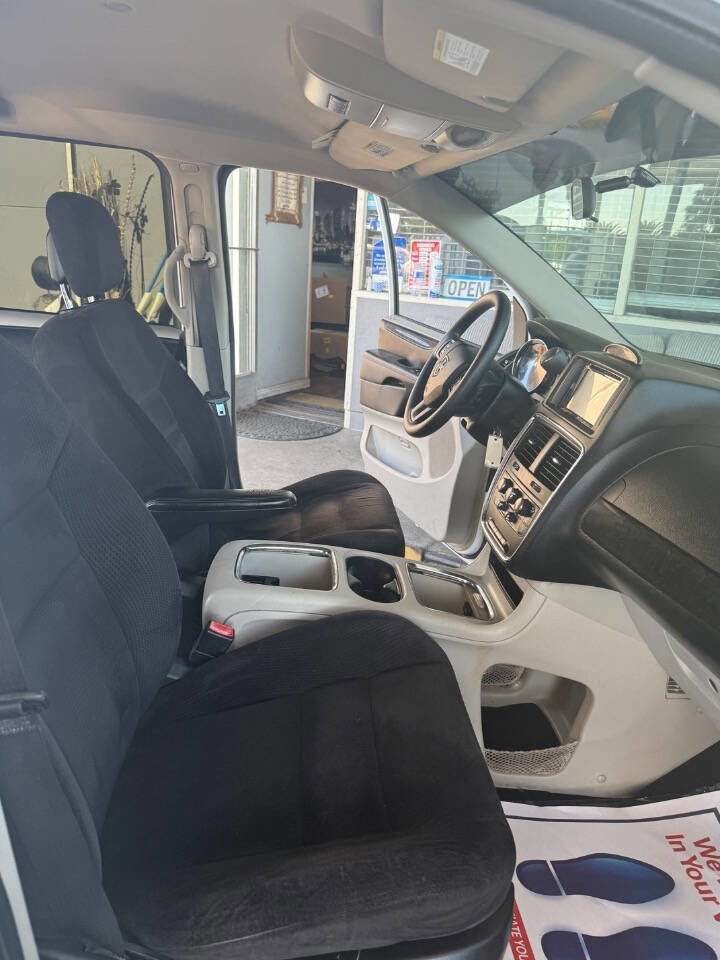 Used 2014 Dodge Grand Caravan SXT FWD image 18