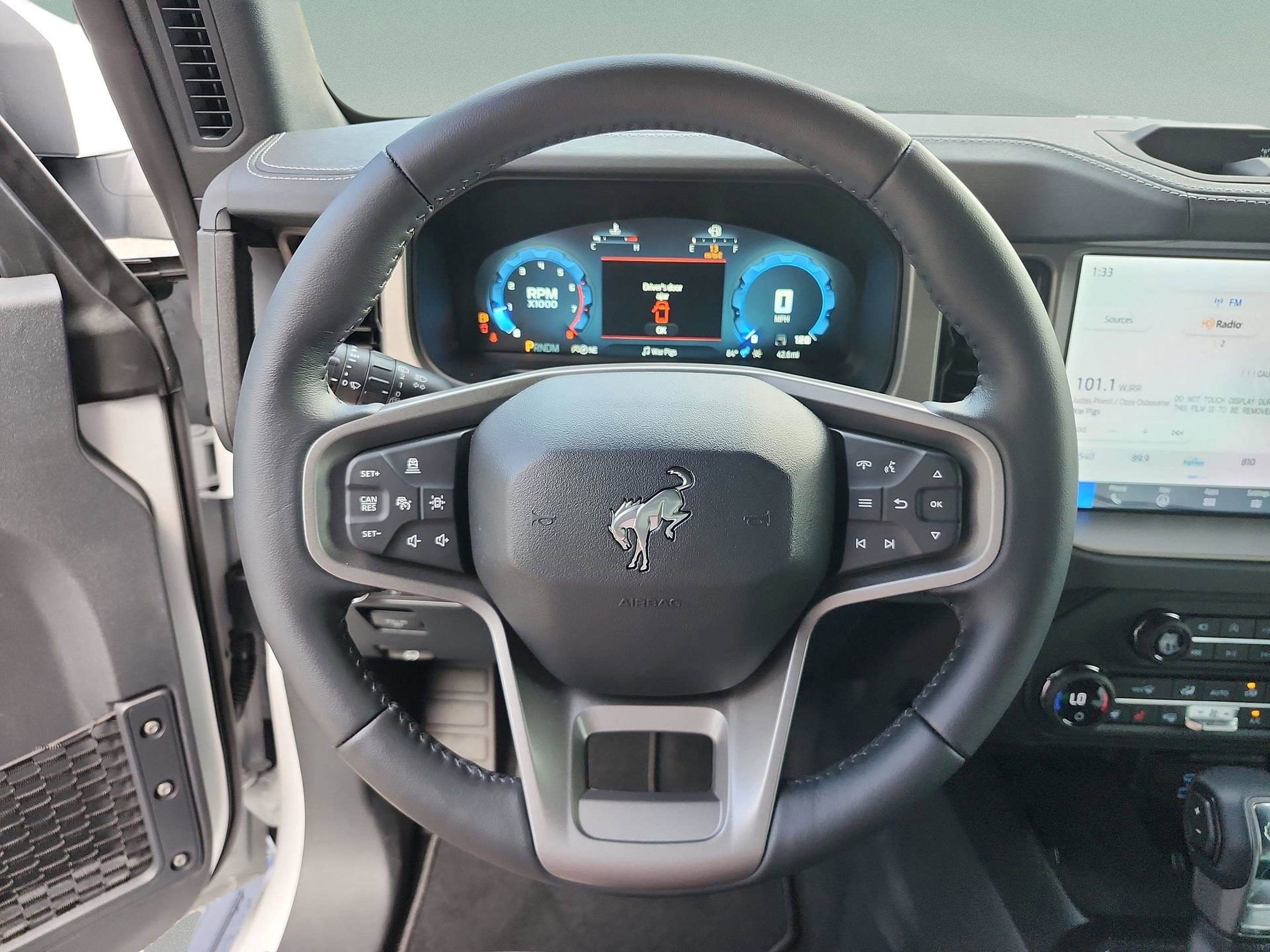 New 2025 Ford Bronco Outer Banks w/ Sasquatch Package image 9