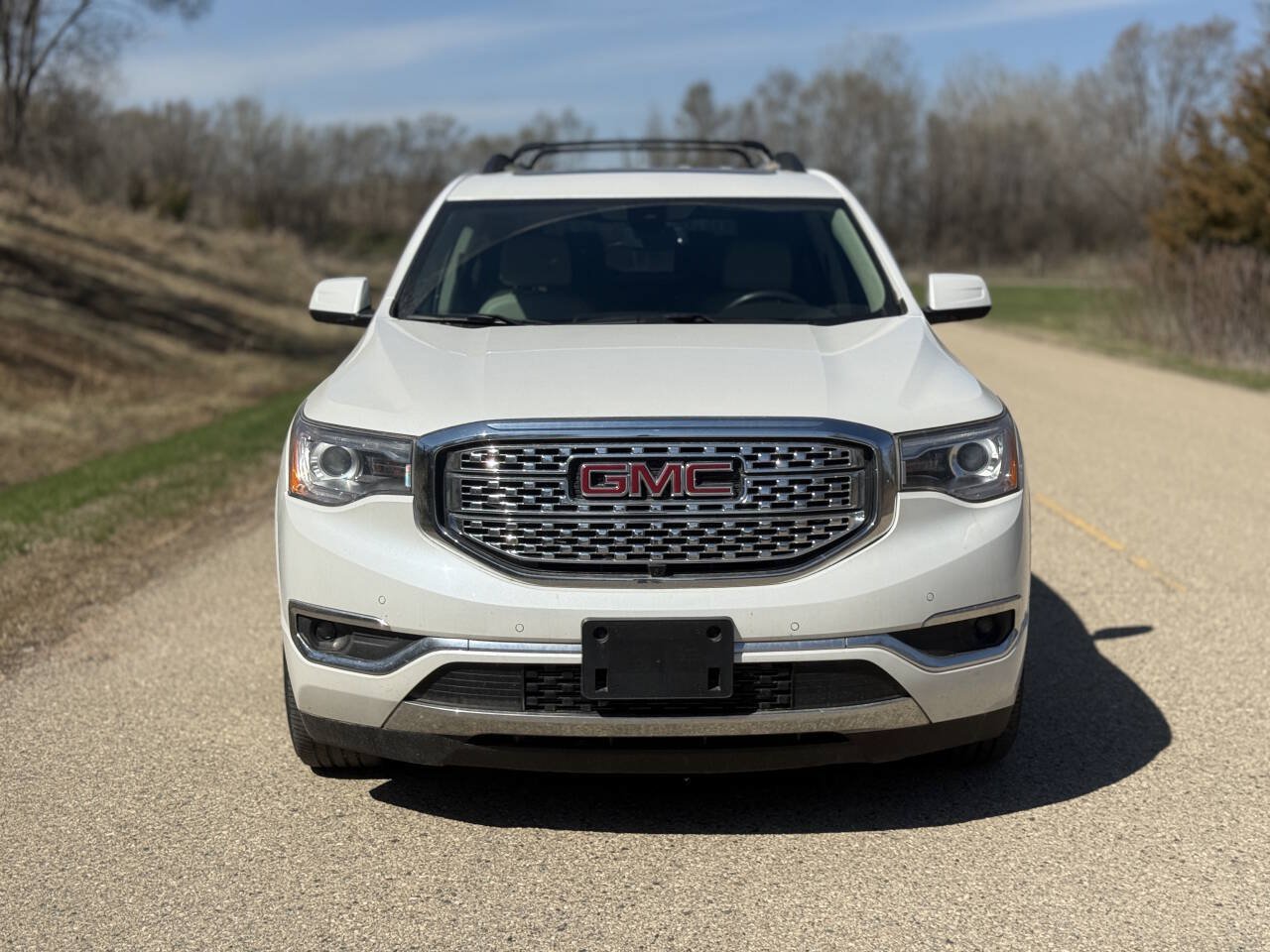 Used 2018 GMC Acadia Denali w/ Technology Package AWD/4WD image 4