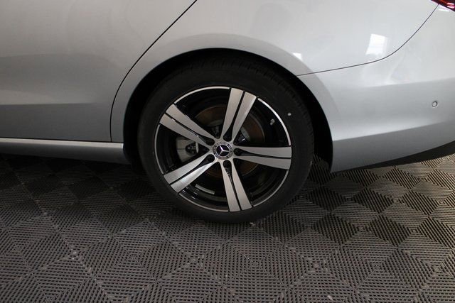 New 2025 Mercedes-Benz C 300 4MATIC Sedan image 8
