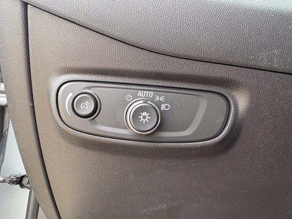 Used 2024 Chevrolet Equinox LT w/ LPO, Floor Liner Package FWD image 13