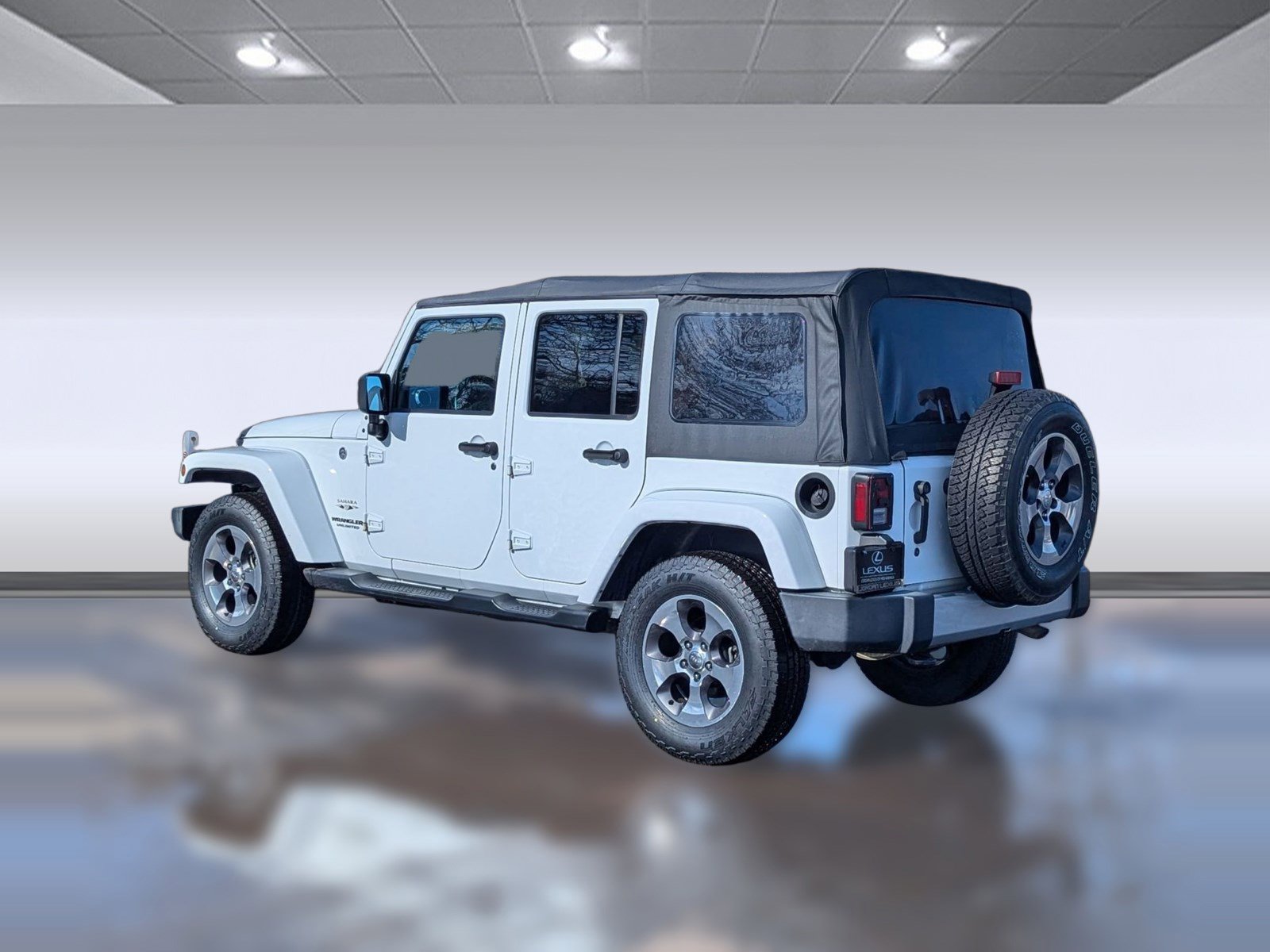 Used 2017 Jeep Wrangler Unlimited Sahara image 3