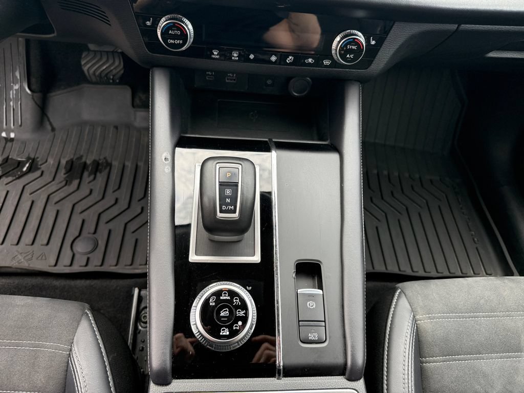 Used 2024 Mitsubishi Outlander SE AWD/4WD image 10