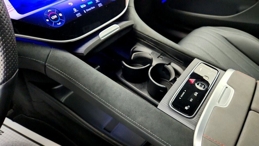 Used 2022 Mercedes-Benz EQS 580 4MATIC Sedan w/ Exclusive Trim Package image 16