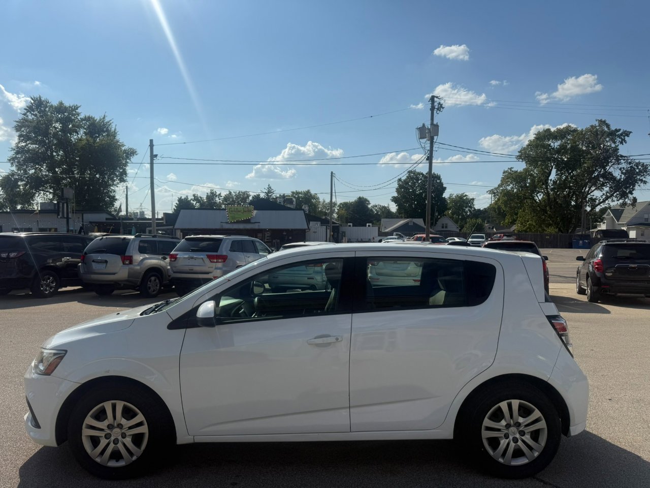 Used 2017 Chevrolet Sonic LT image 2