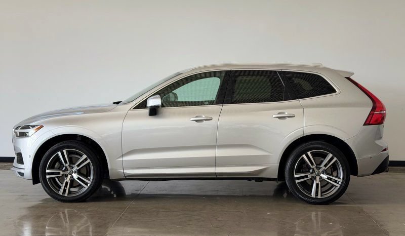 Used 2019 Volvo XC60 T6 Momentum w/ Premium Package AWD/4WD image 4