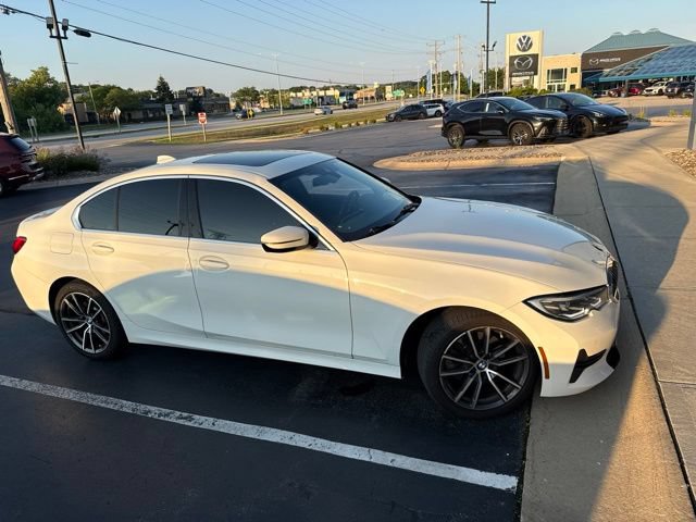 Used 2021 BMW 330i xDrive Sedan w/ Convenience Package AWD/4WD image 5