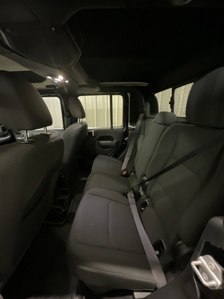 Used 2023 Jeep Gladiator Willys image 11