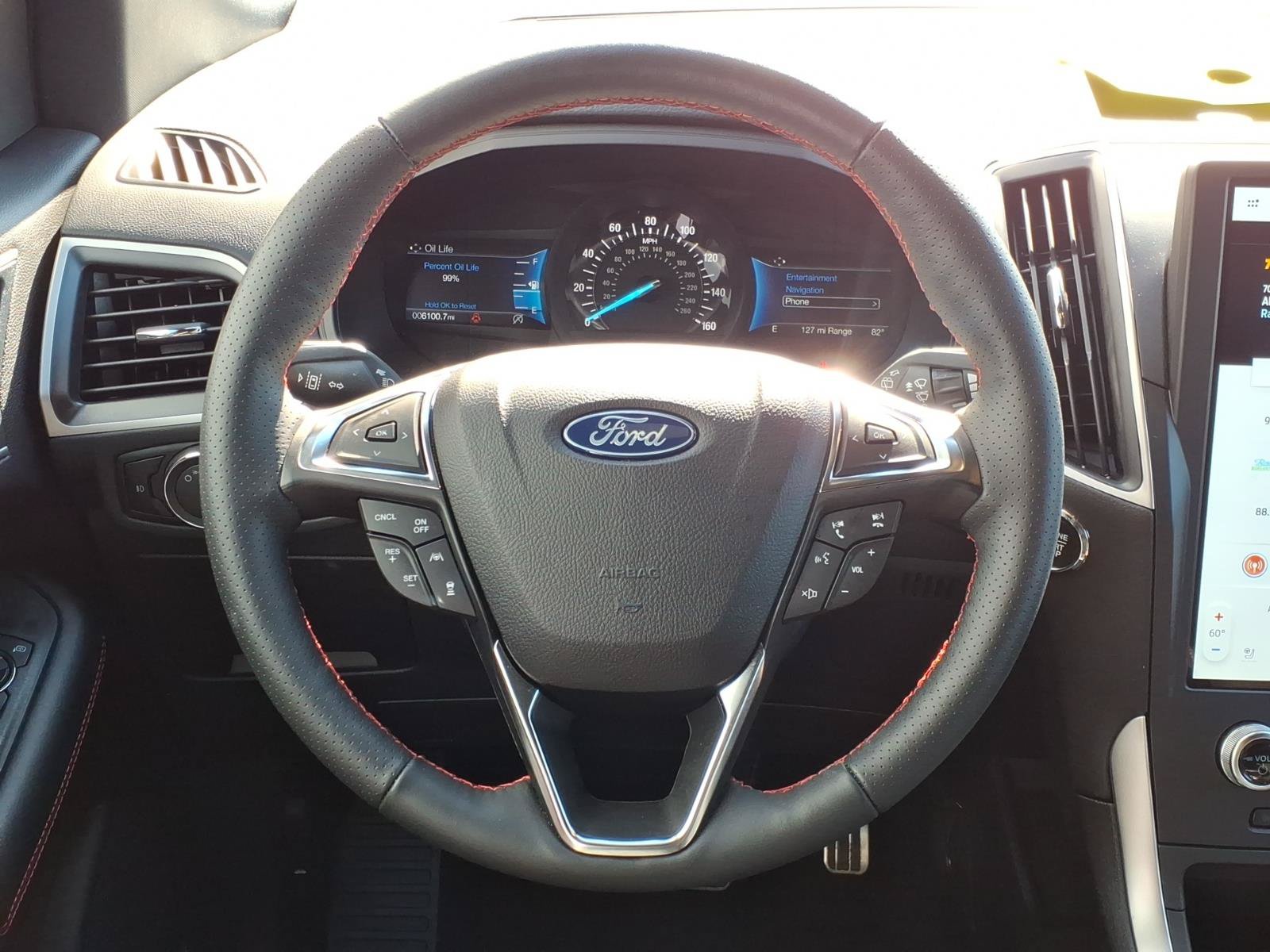 Certified 2024 Ford Edge ST-Line AWD/4WD image 11