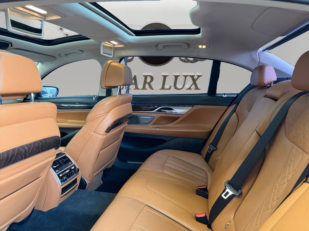 Used 2018 BMW 750i xDrive AWD/4WD image 13