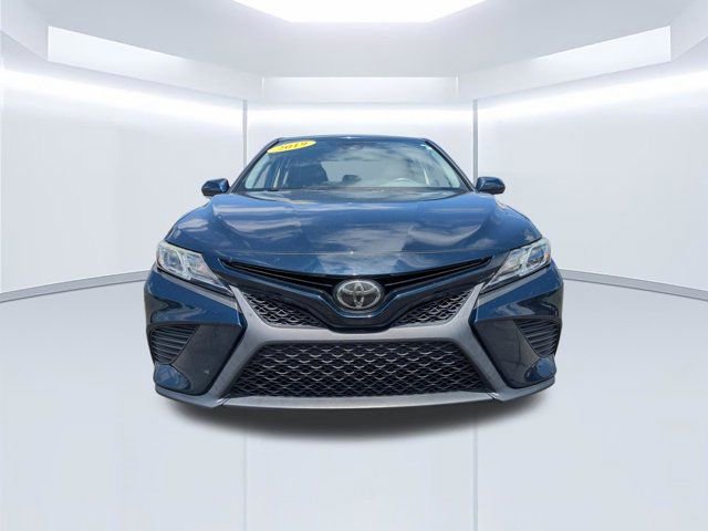 Used 2019 Toyota Camry SE w/ Convenience Package FWD image 9