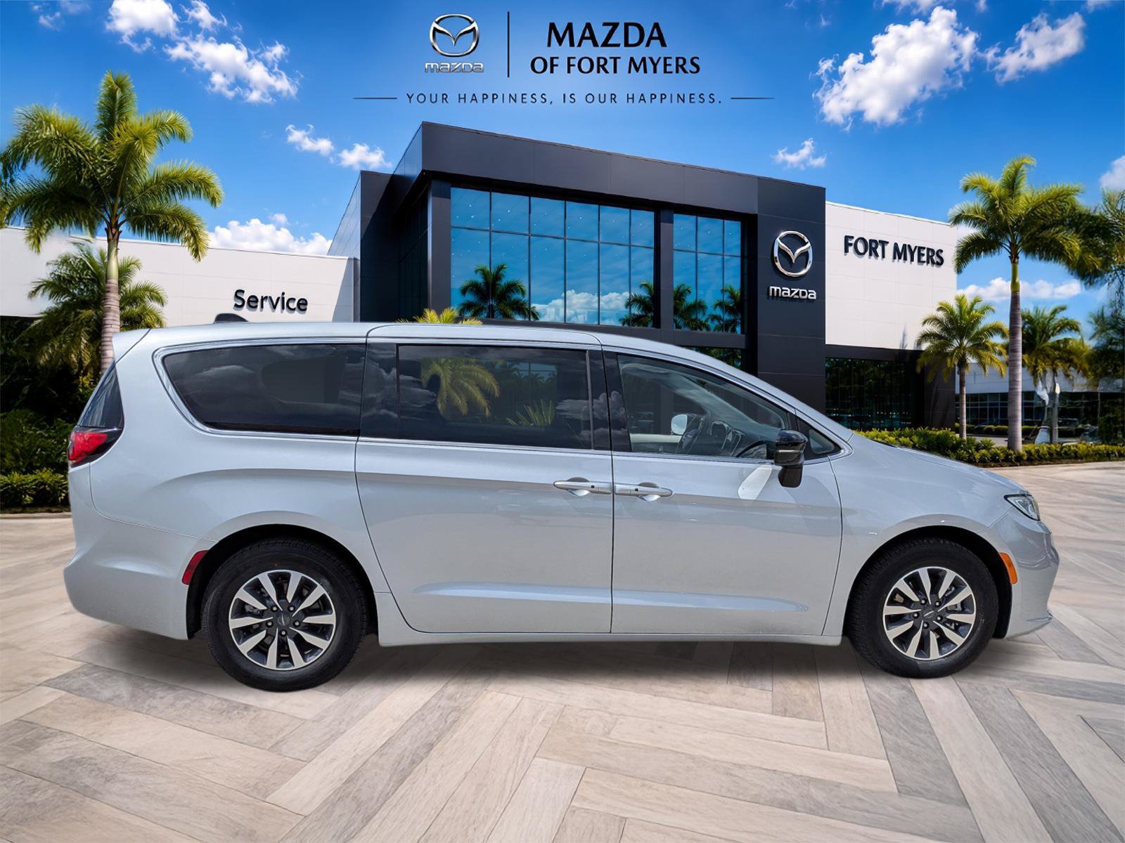 Used 2024 Chrysler Pacifica Limited FWD image 3
