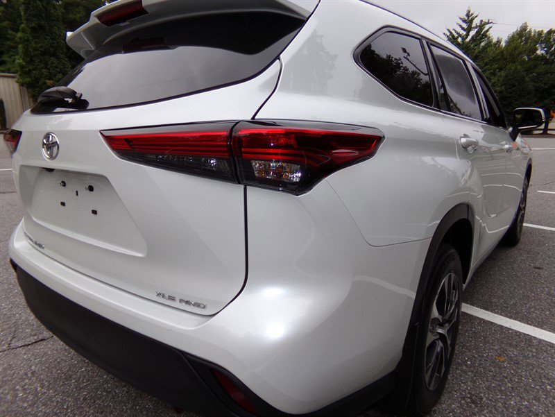 Used 2022 Toyota Highlander XLE image 7