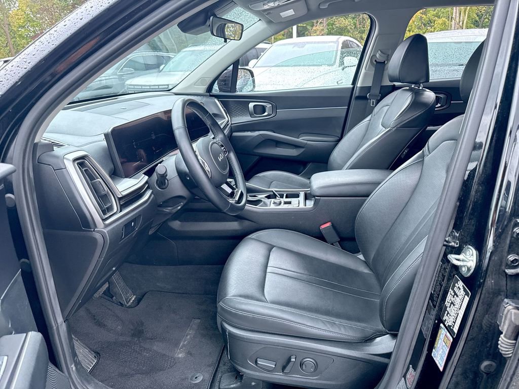 Used 2024 Kia Sorento S image 14