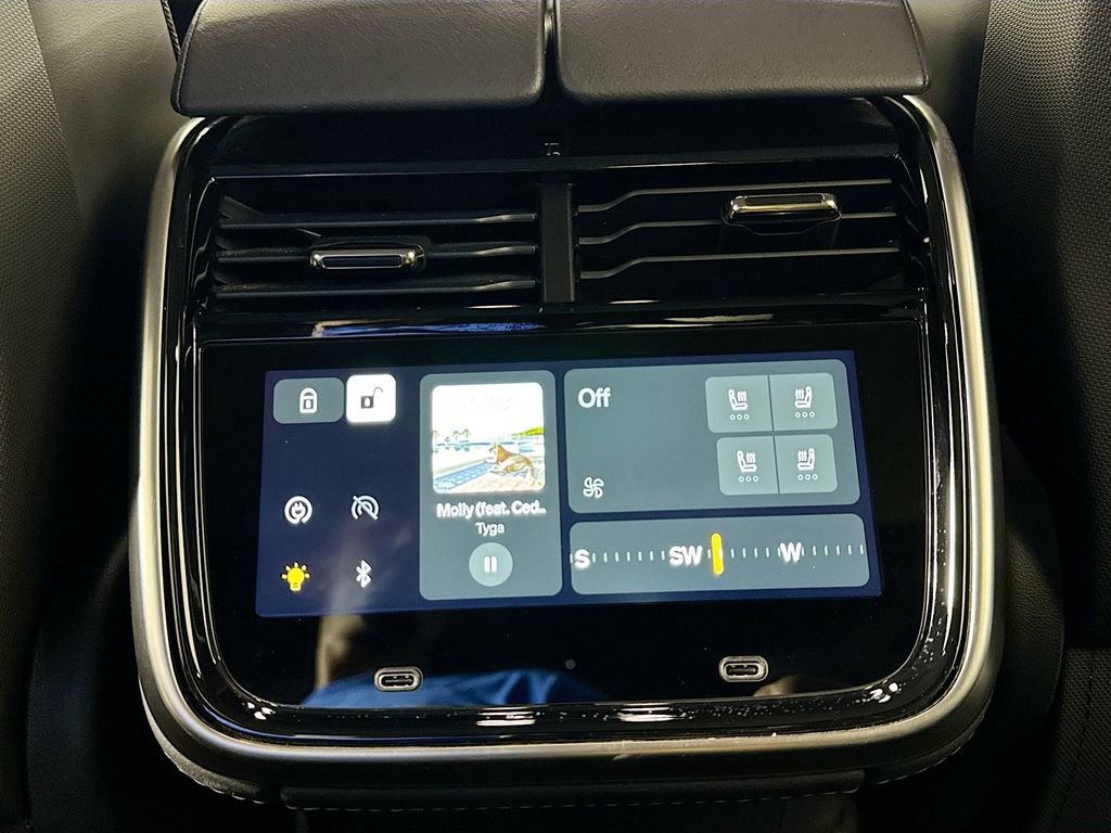 Used 2025 Rivian R1S Adventure image 28