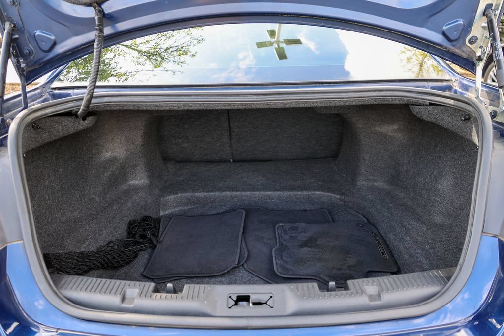 Used 2012 Ford Taurus Limited FWD image 32