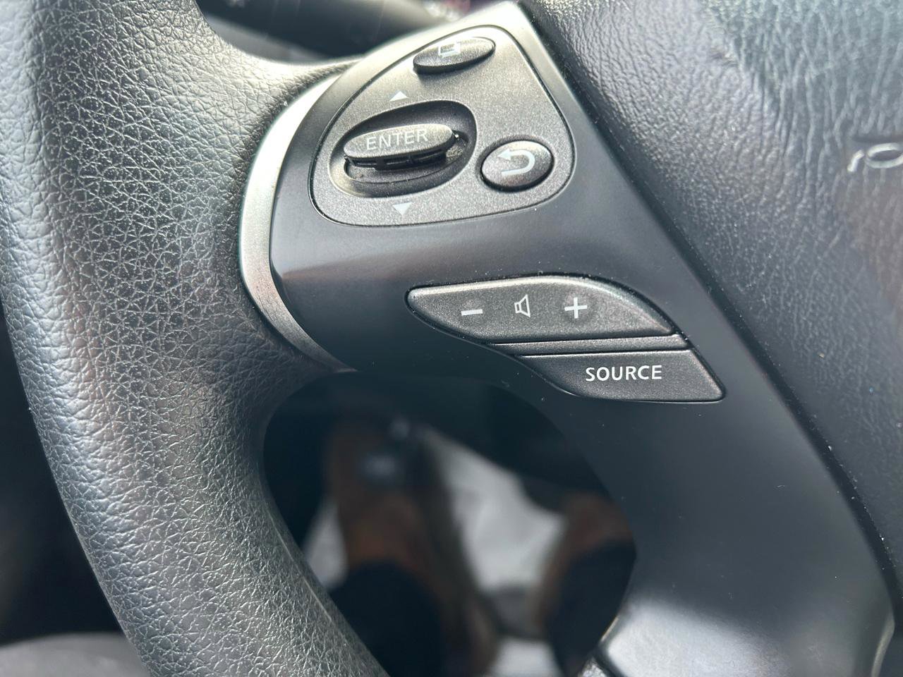 Used 2013 Nissan Pathfinder S AWD/4WD image 19