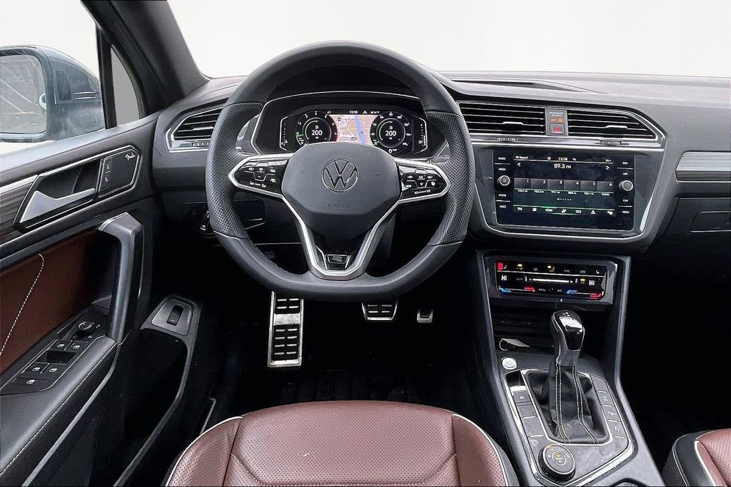Used 2022 Volkswagen Tiguan SEL R-Line image 10