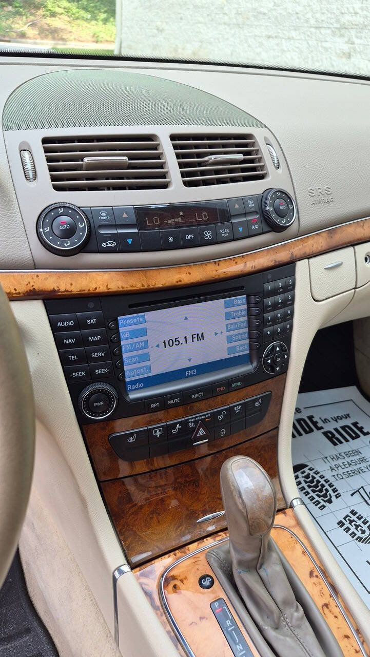 Used 2005 Mercedes-Benz E 500 Sedan image 38