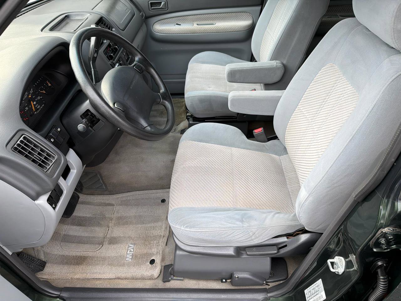 Used 1997 MAZDA MPV ES image 8